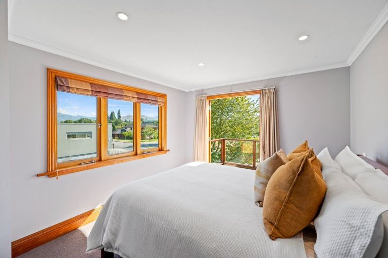 Photo of property in 32 Old Station Avenue, Wanaka, 9305