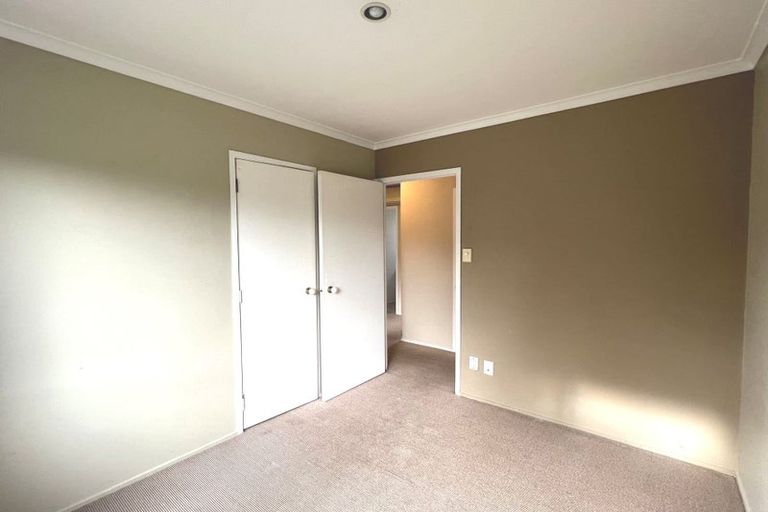 Photo of property in 1/13a Kitewao Street, Northcote, Auckland, 0627