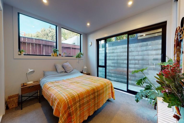 Photo of property in 306b Queens Drive, Lyall Bay, Wellington, 6022