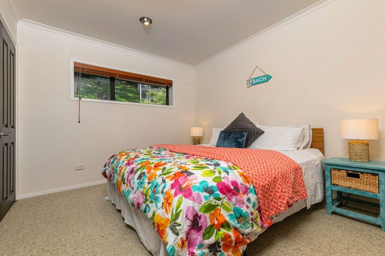 Photo of property in 65 Roberts Road, Matakatia, Whangaparaoa, 0930