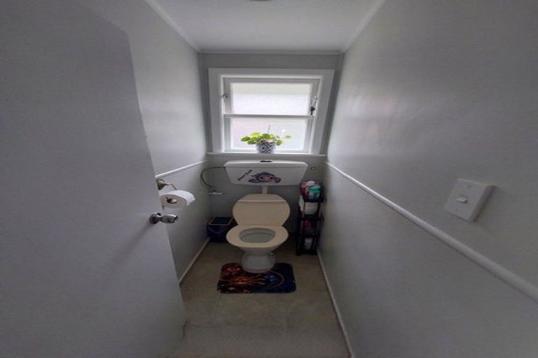 Photo of property in 51 Glenpark Avenue, Frankleigh Park, New Plymouth, 4310