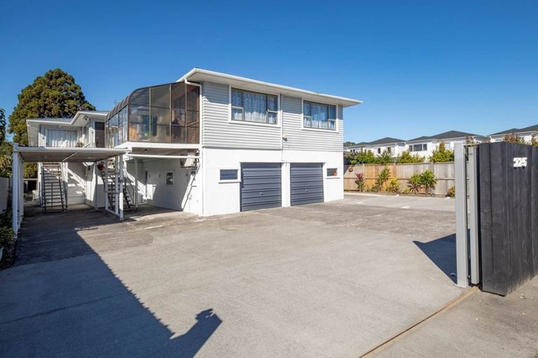 Photo of property in 1/275 Te Atatu Road, Te Atatu South, Auckland, 0610