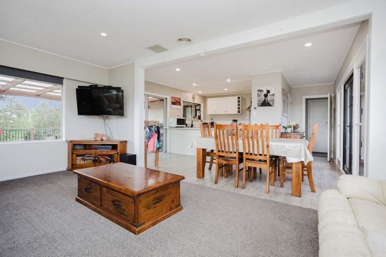 Photo of property in 47 Knight Road, Dannevirke, 4976