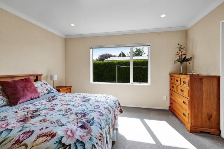 Photo of property in 2a Elizabeth Grove, Stratford, 4332