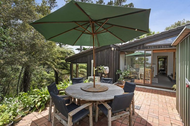 Photo of property in 35 Jacaranda Avenue, Beach Haven, Auckland, 0626