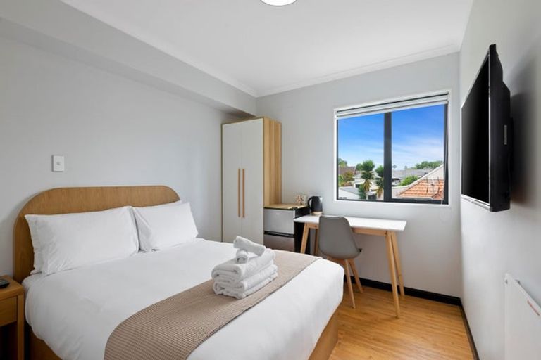 Photo of property in 6 Brookfield Avenue, Onehunga, Auckland, 1061