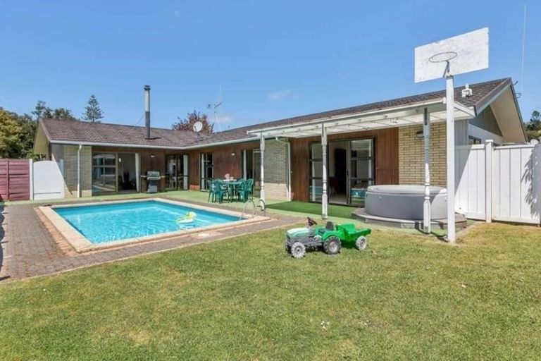 Photo of property in 226 Fairway Drive, Te Kamo, Whangarei, 0112