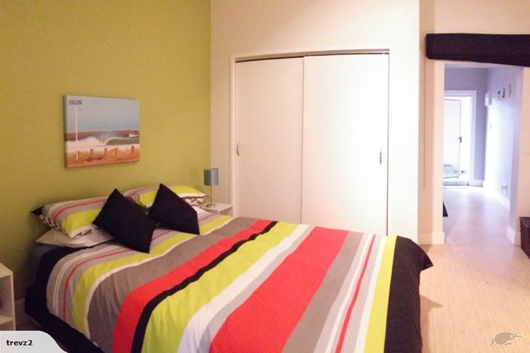 Photo of property in Devonport Apartments, 23/127 Saint Aubyn Street, New Plymouth, 4310