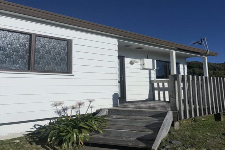 Photo of property in 16b Jasmine Grove, Maungaraki, Lower Hutt, 5010