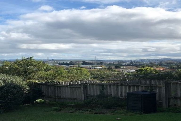 Photo of property in 19c Te Anau Place, Pakuranga Heights, Auckland, 2010