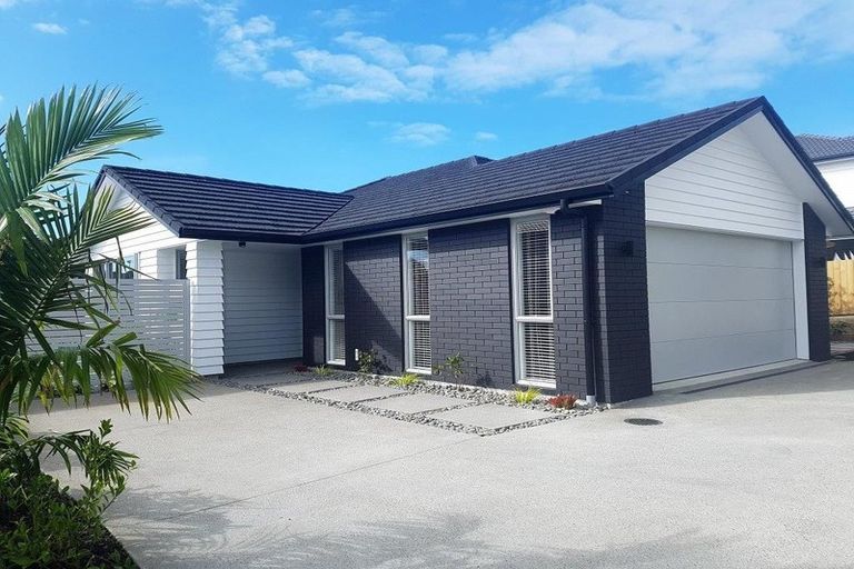 Photo of property in 3 Pae Moana Place, Stanmore Bay, Whangaparaoa, 0932