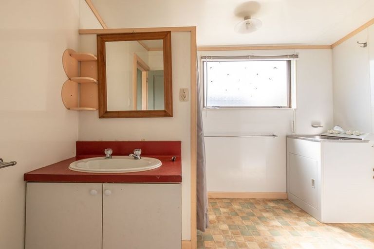 Photo of property in 149 Queen Street, Westport, 7825