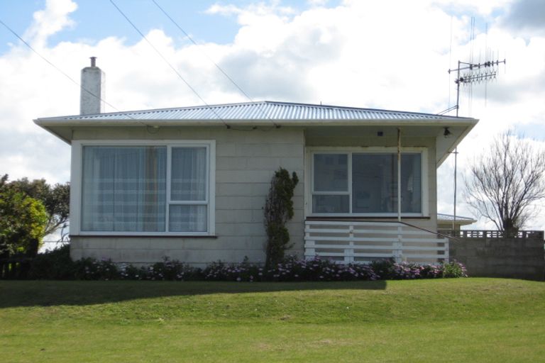 Photo of property in 53 Rangiora Street, Castlecliff, Whanganui, 4501