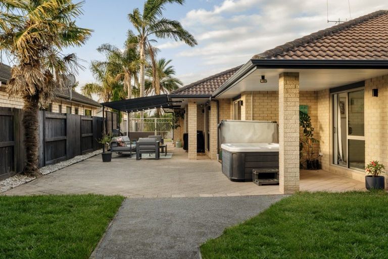 Photo of property in 32 Tomika Crescent, Papamoa Beach, Papamoa, 3118