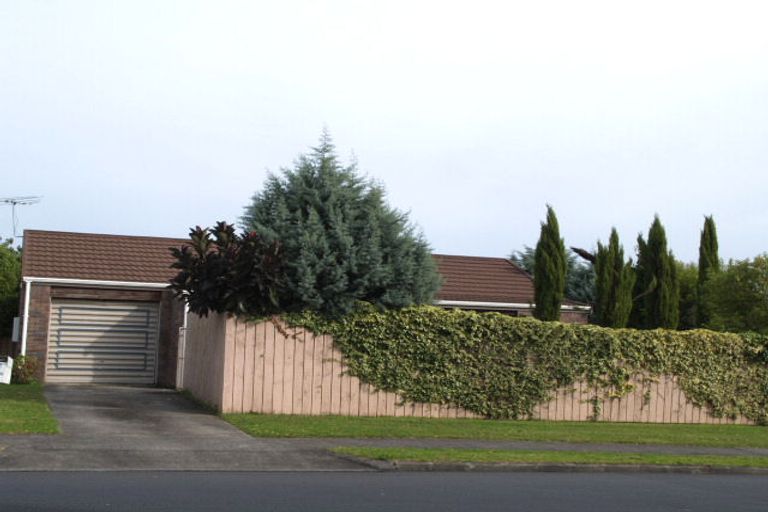Photo of property in 2/111 Whitford Road, Somerville, Auckland, 2014