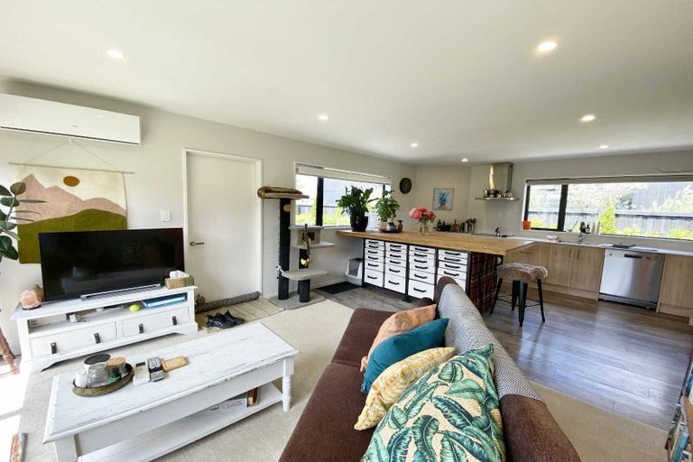 Photo of property in 2/98 Hills Road, Edgeware, Christchurch, 8013