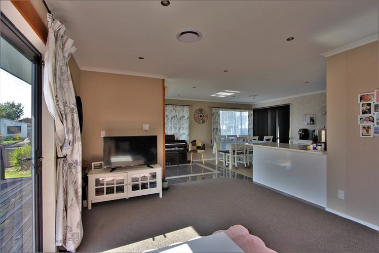 Photo of property in 28 Tennyson Drive, Owhata, Rotorua, 3010