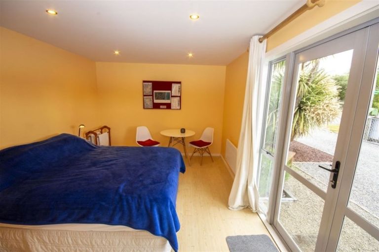 Photo of property in 36 Queens Avenue, Waikuku Beach, 7402