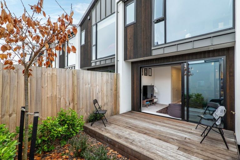 Photo of property in 2/24 Devonport Lane, St Albans, Christchurch, 8014