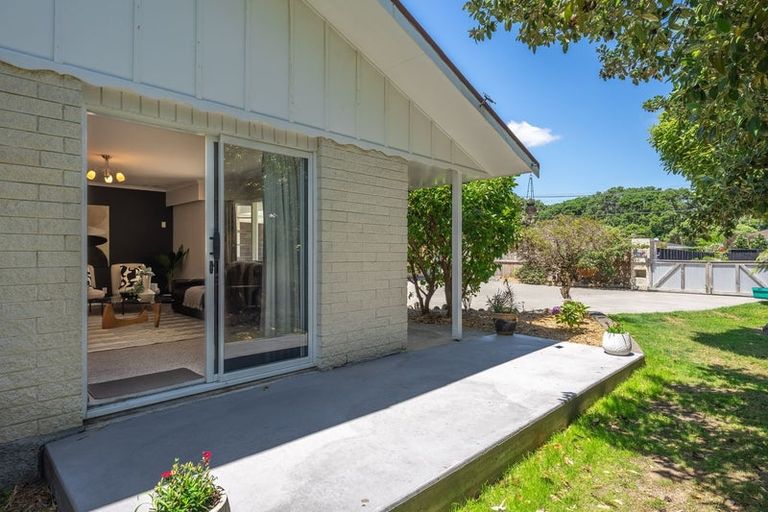 Photo of property in 7 Rimu Street, Waikanae, 5036