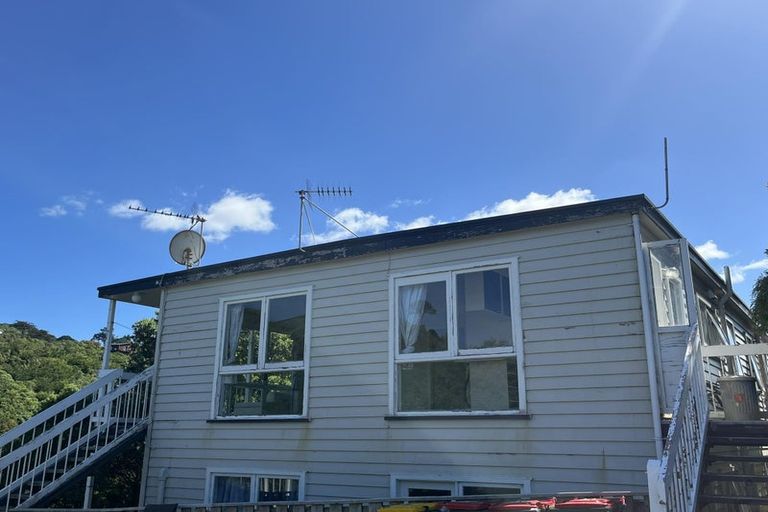 Photo of property in 15a Rakeiora Grove, Korokoro, Lower Hutt, 5012