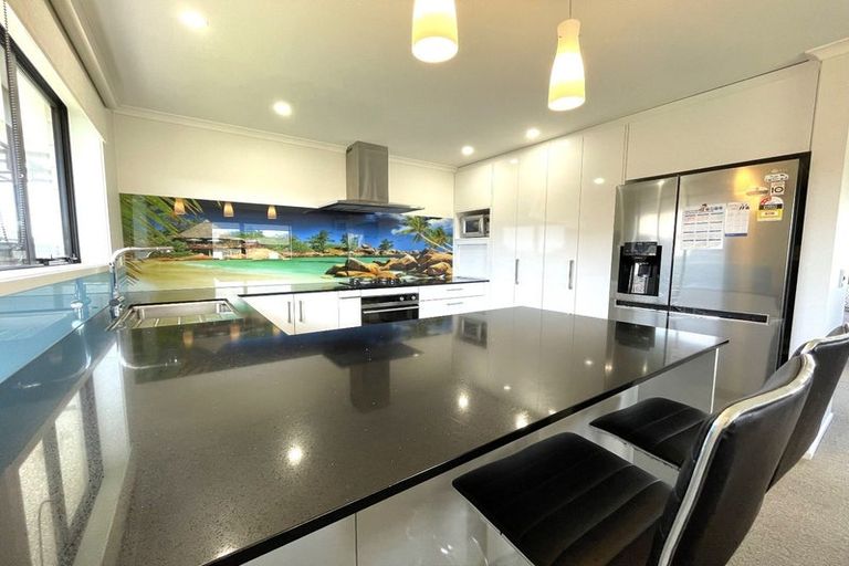 Photo of property in 26 Honeyfield Drive, Whalers Gate, New Plymouth, 4310