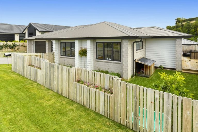 Photo of property in 36 Puhirake Crescent, Pyes Pa, Tauranga, 3112