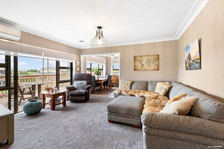 Photo of property in 5 Booth Crescent, Tuakau, 2121