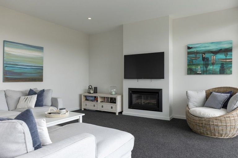 Photo of property in 8 Karapoto Lane, Rainbow Point, Taupo, 3330