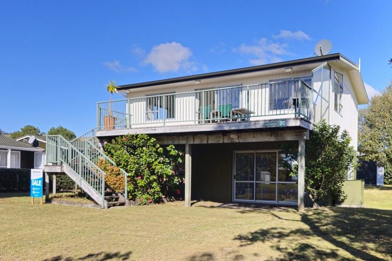 Photo of property in 20 Hardy Place, Cooks Beach, Whitianga, 3591