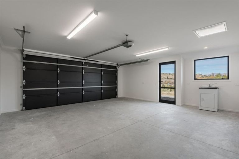 Photo of property in 12 Hebbard Court, Albert Town, Wanaka, 9305