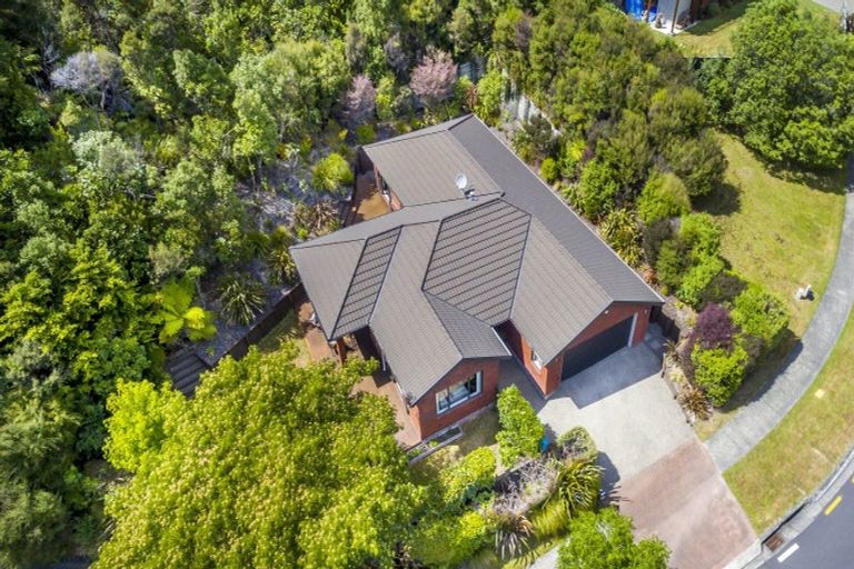 Photo of property in 13 Sylvan Way, Silverstream, Upper Hutt, 5019