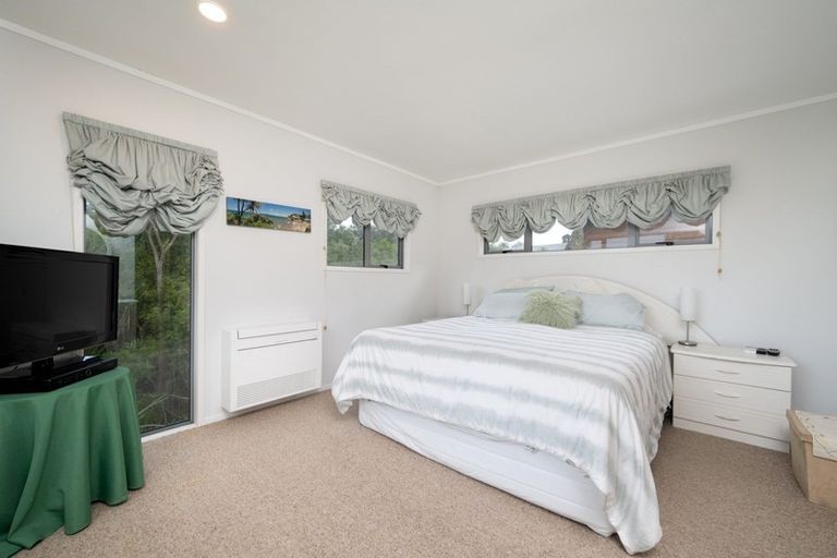 Photo of property in 30a Kiteroa Terrace, Rothesay Bay, Auckland, 0630