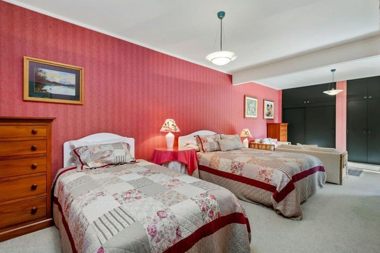 Photo of property in 6 Golf Road, Heretaunga, Upper Hutt, 5018