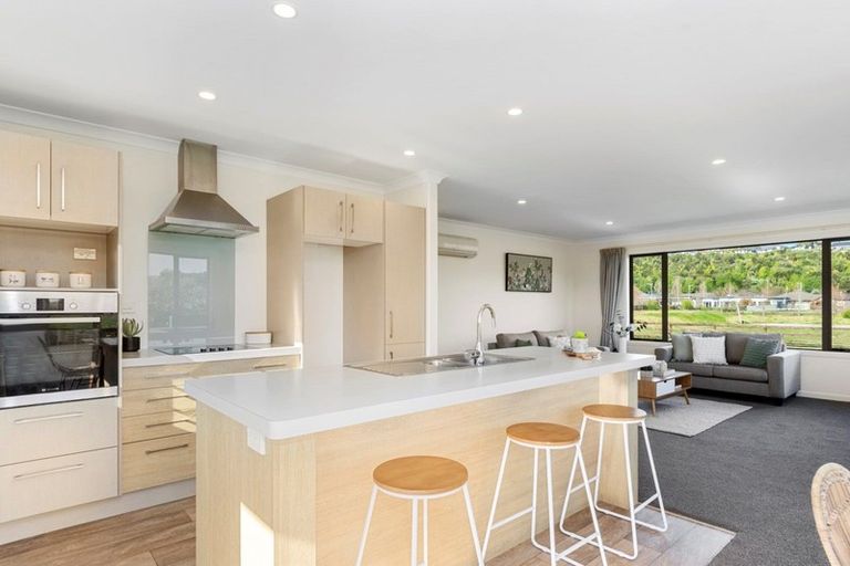 Photo of property in 10 Double Bay Road, Pyes Pa, Tauranga, 3112