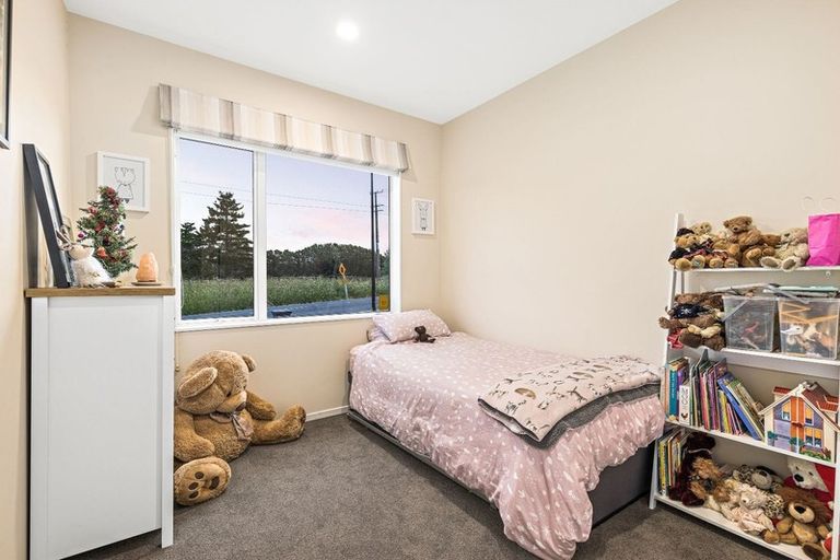 Photo of property in 11 Nobilo Road, Kumeu, 0810