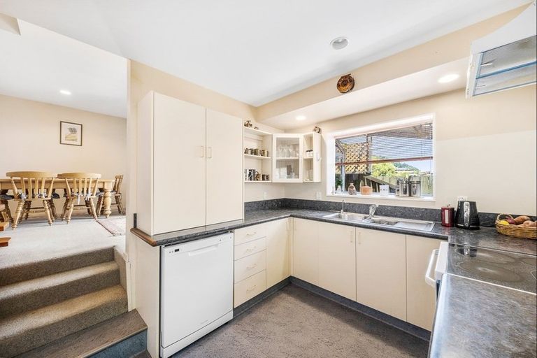 Photo of property in 102 Moana View Road, Waikawa, Picton, 7220