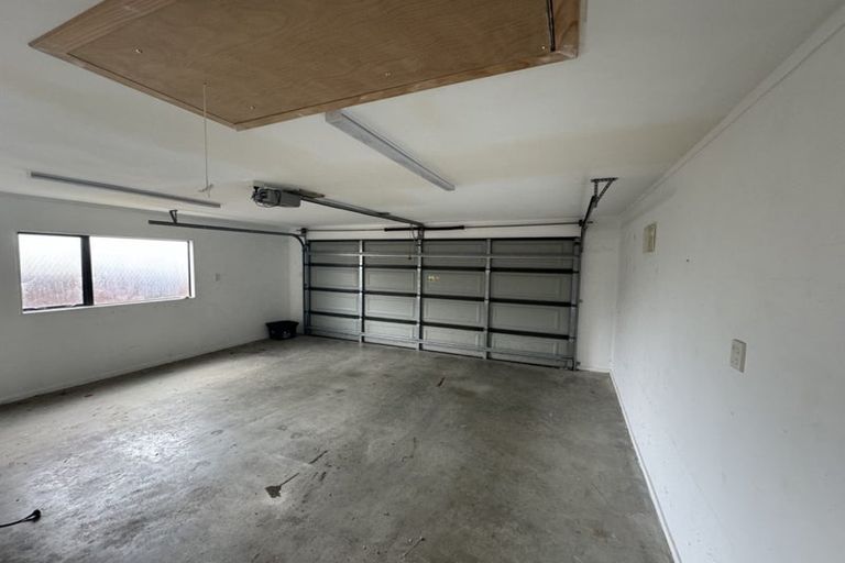 Photo of property in 11 Aspen Way, Kelvin Grove, Palmerston North, 4414