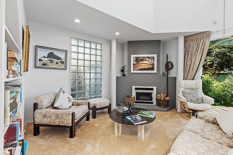 Photo of property in 2/7 Otakau Road, Milford, Auckland, 0620