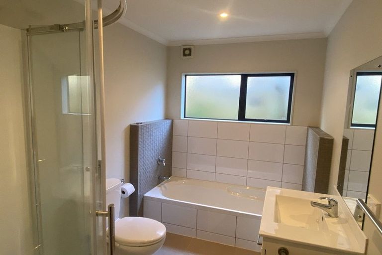 Photo of property in 94 Carlisle Road, Browns Bay, Auckland, 0632