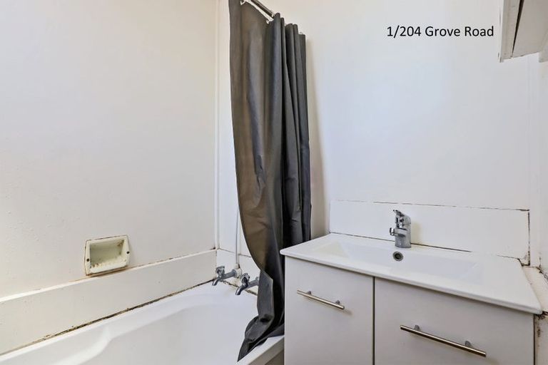 Photo of property in 1/204 Grove Road, Mayfair, Hastings, 4122