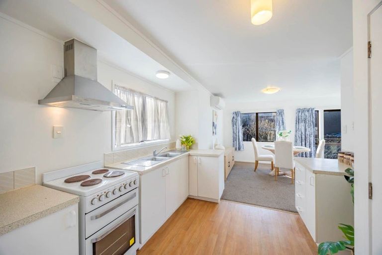 Photo of property in 2/2 Tacitus Place, Totara Vale, Auckland, 0629