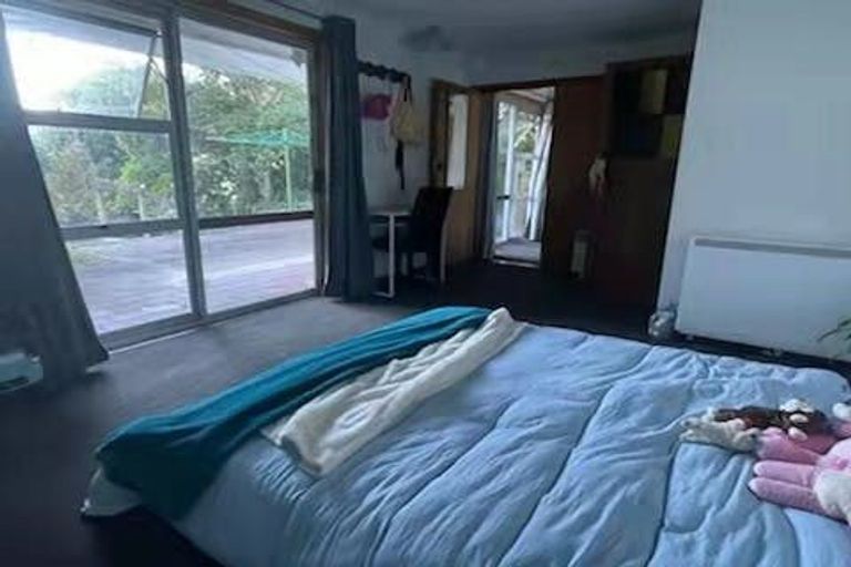 Photo of property in 9 Tai Paku Paku Road, Karaka Bays, Wellington, 6022