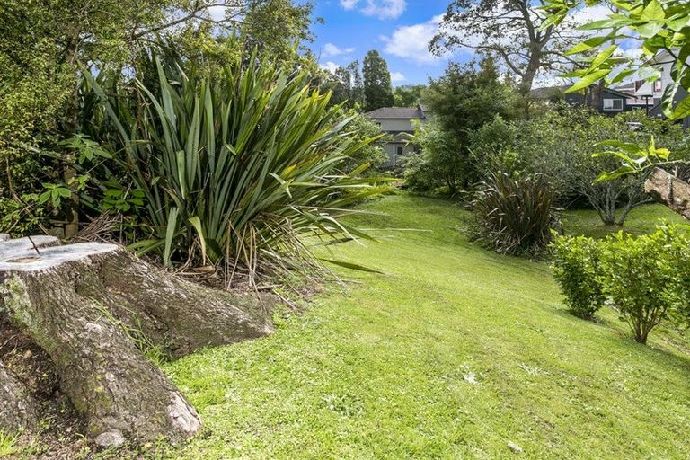 Photo of property in 13 Morriggia Place, Bayview, Auckland, 0629