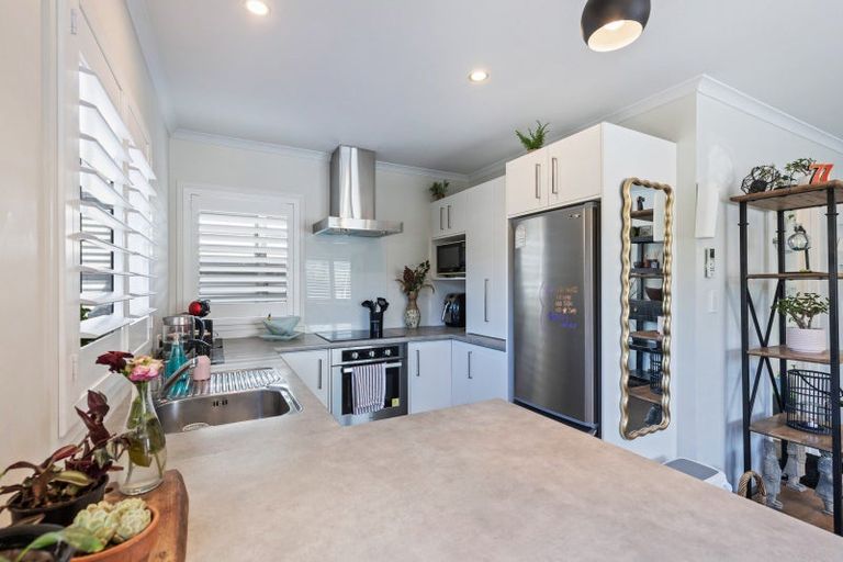 Photo of property in 88a Pioneer Road, Moturoa, New Plymouth, 4310