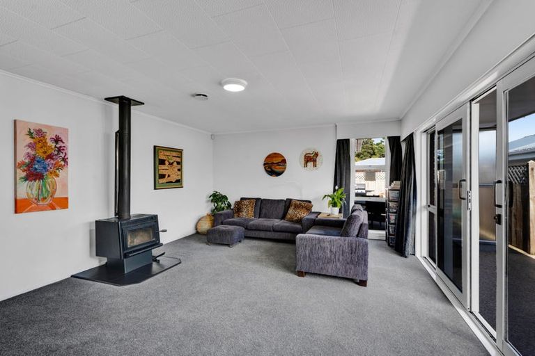 Photo of property in 21 Montjoy Street, Stratford, 4332