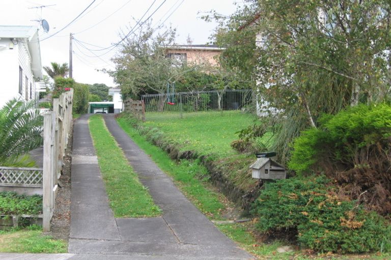 Photo of property in 1/5 Huka Road, Birkenhead, Auckland, 0626