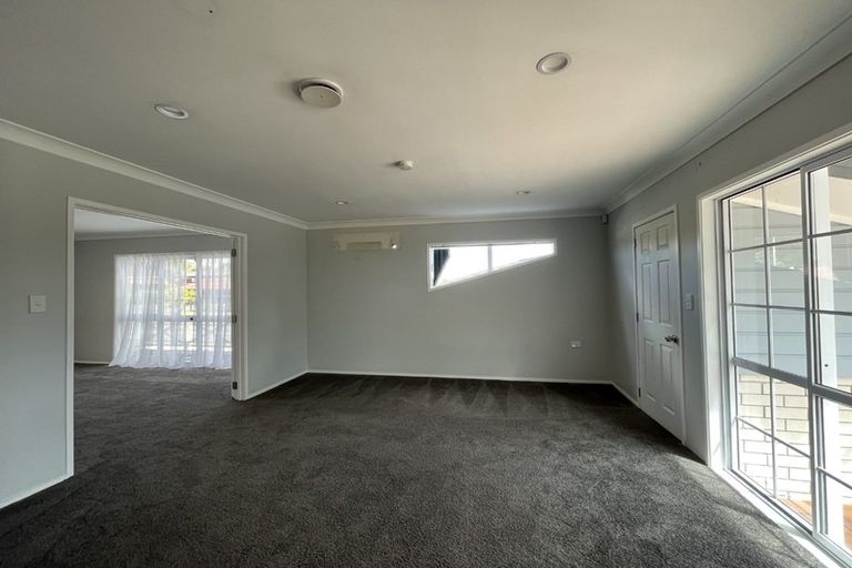 Photo of property in 2 Lemonwood Place, The Gardens, Auckland, 2105