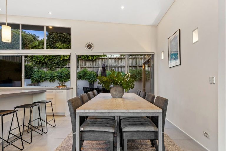 Photo of property in 16 North West Anchorage, Omaha, 0986