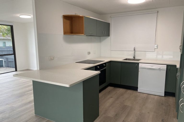 Photo of property in 36 Caribbean Drive, Unsworth Heights, Auckland, 0632